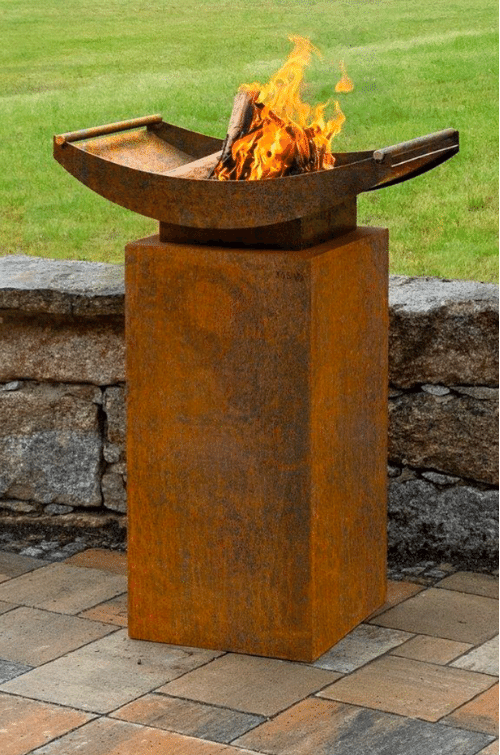 feuerschale auf hohem sockel garten